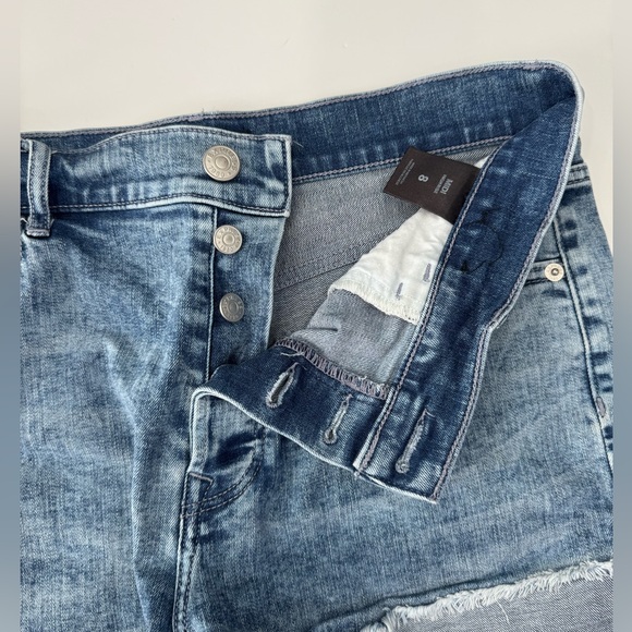 Express Midi High Rise Short - Picture 2 of 4